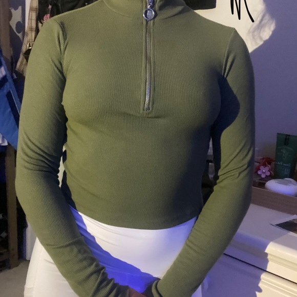 Cropped zip up - Picture 2 of 2